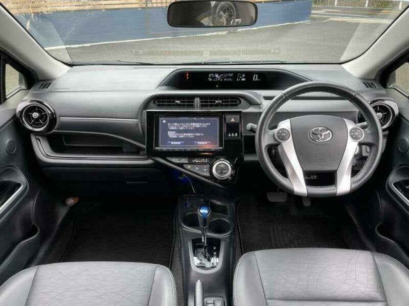 2015 TOYOTA AQUA NHP10