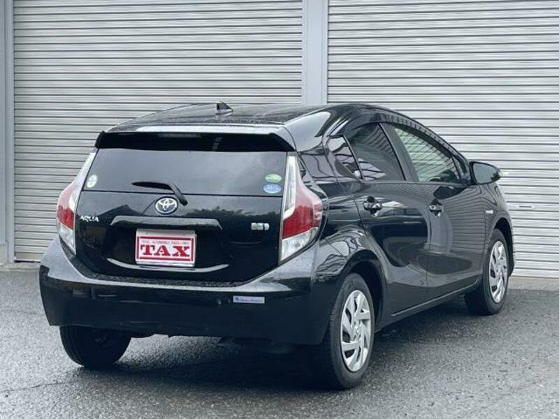 2015 TOYOTA AQUA NHP10