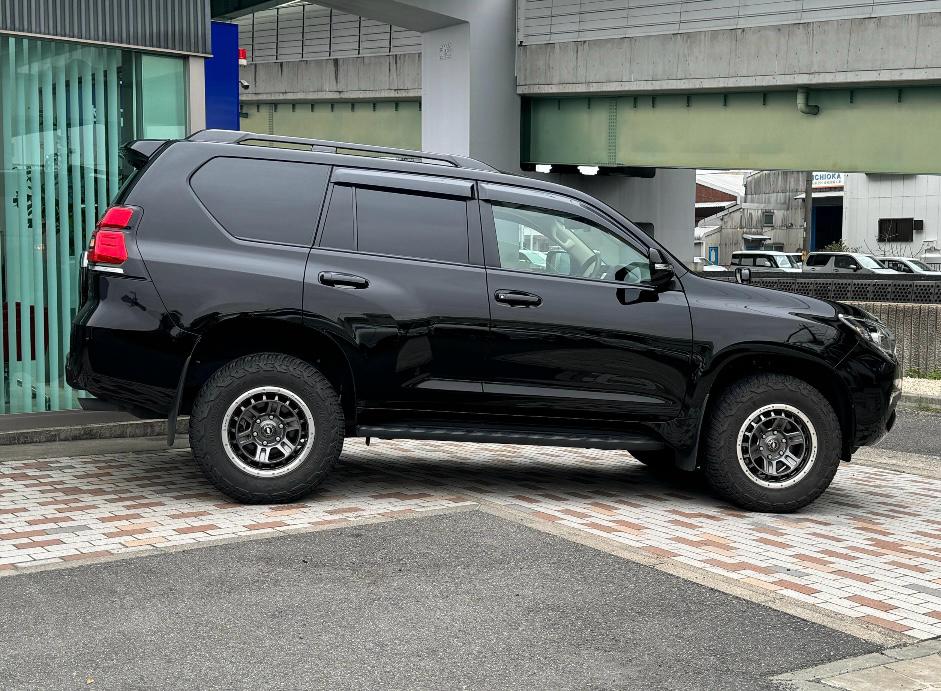 2023 Toyota Land Cruiser Prado