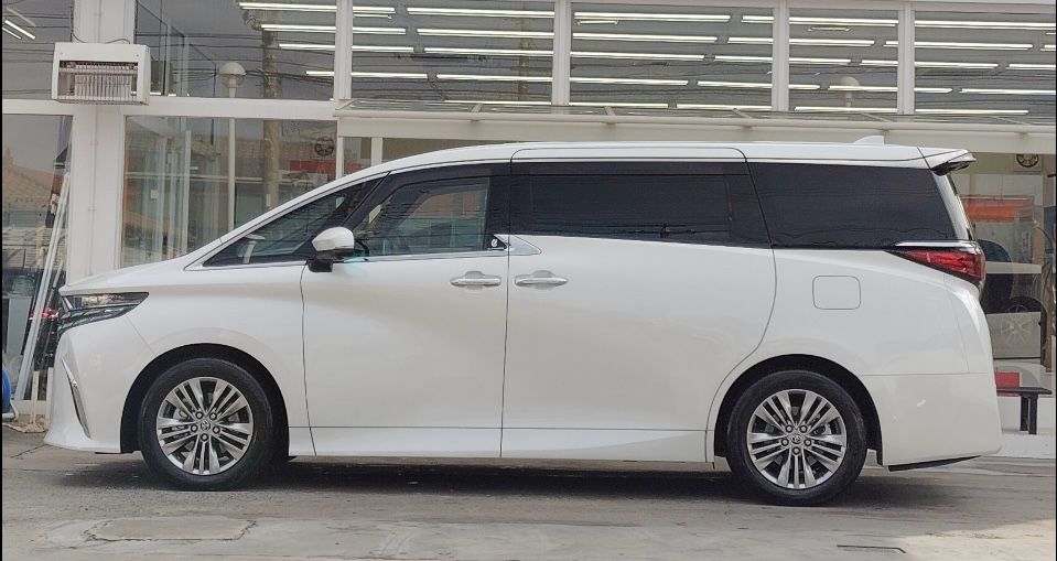 2023 Toyota Alphard