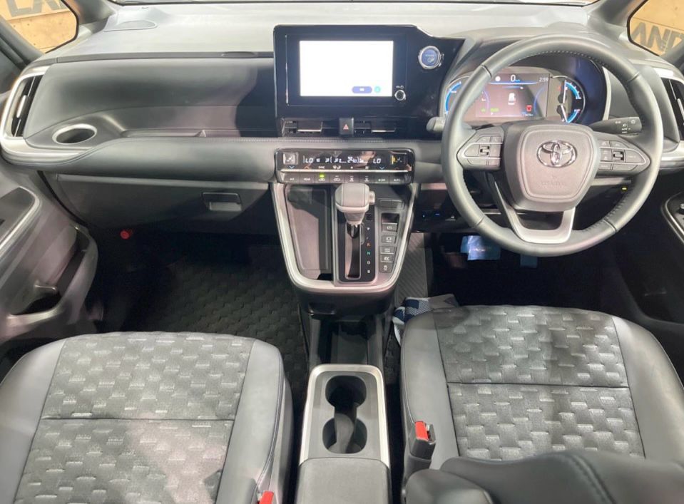 2023 Toyota Voxy