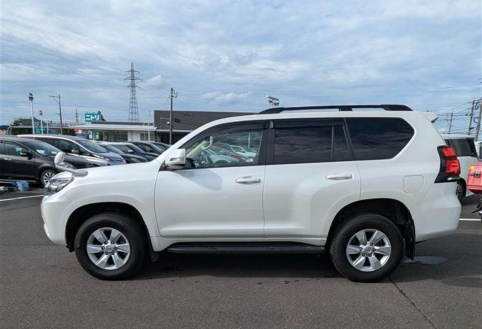 2023 Toyota Land Cruiser Prado